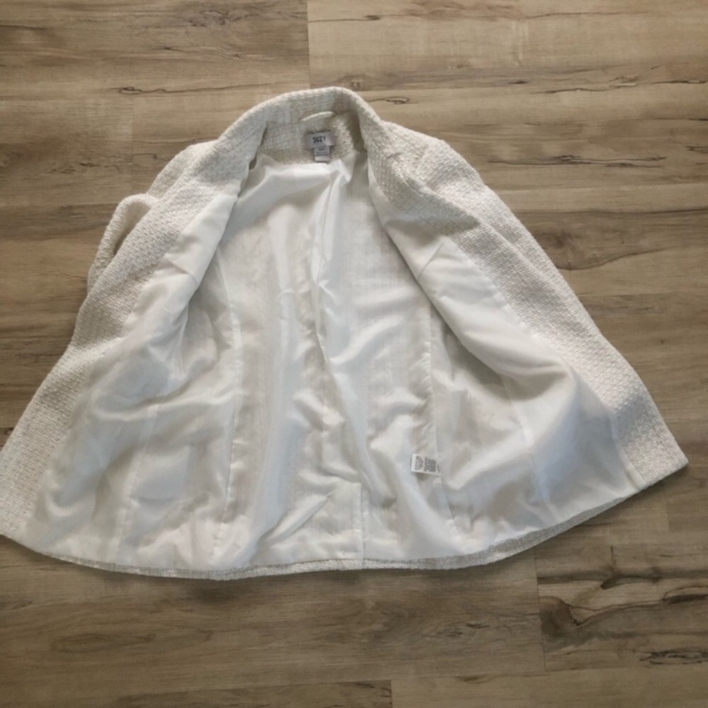 Suzy Shier Textured White Blazer Coat - Picture 7 of 8